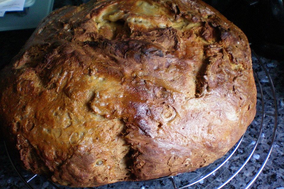 Herzhaftes Zwiebelbrot oder Zwiebelbaguette Herzhaftes Zwiebelbrot oder Zwiebelbaguette