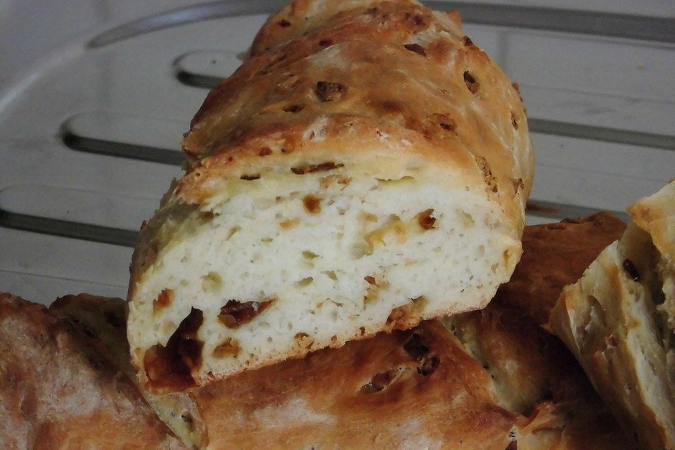 Herzhaftes Zwiebelbrot oder Zwiebelbaguette Herzhaftes Zwiebelbrot oder Zwiebelbaguette