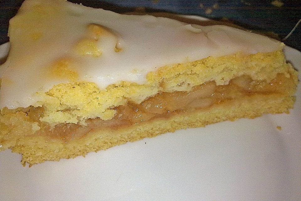 Gedeckter Apfelkuchen