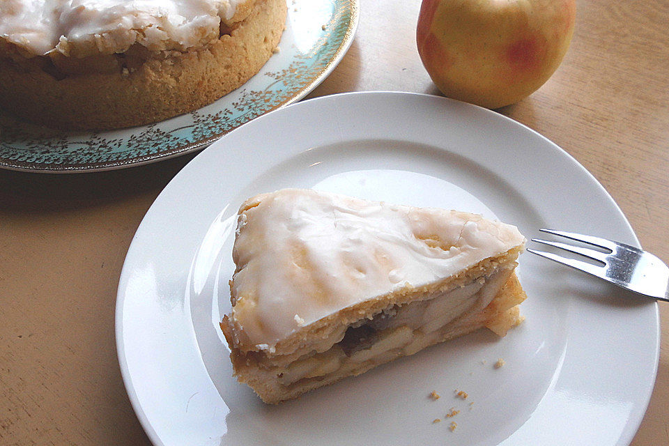 Gedeckter Apfelkuchen