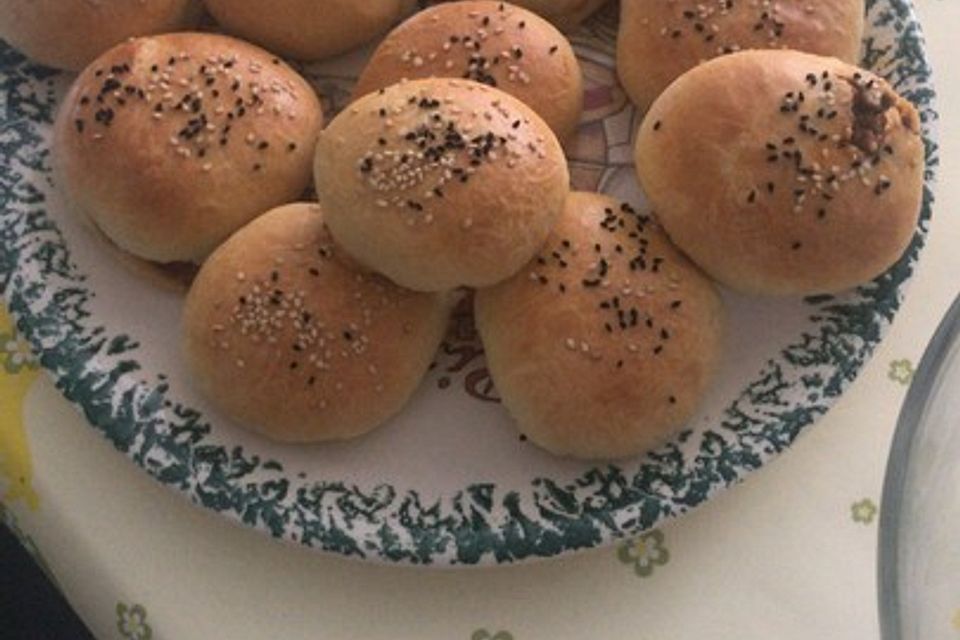 Türkische gefüllte Brötchen