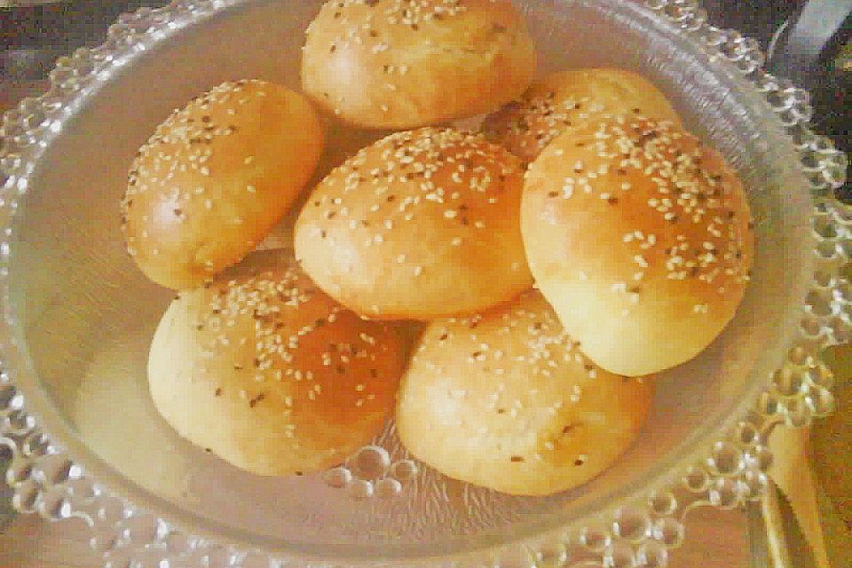 Türkische gefüllte Brötchen