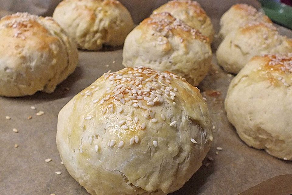 Türkische gefüllte Brötchen