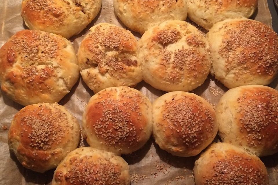 Türkische gefüllte Brötchen