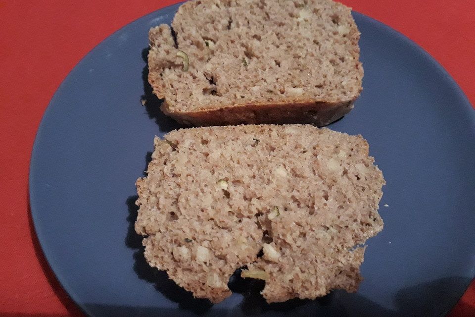 Kartoffel - Zucchinibrot mit Nüssen