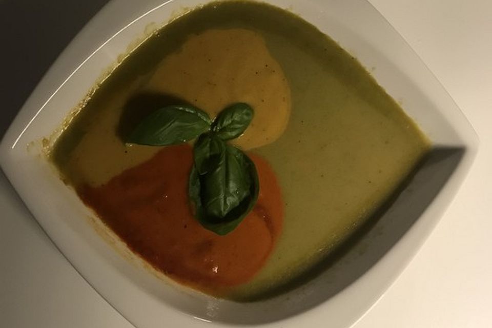 Paprikaschaumsuppe, dreifarbig