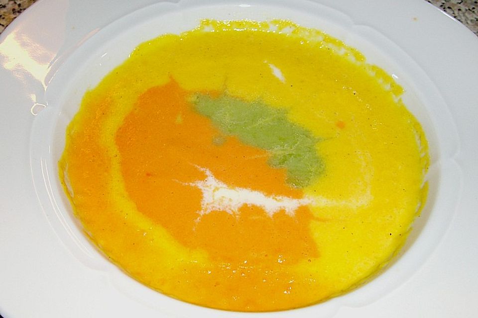 Paprikaschaumsuppe, dreifarbig