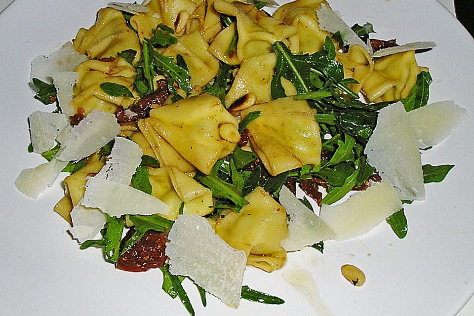 Fusilli - Salat mit getrockneten Tomaten