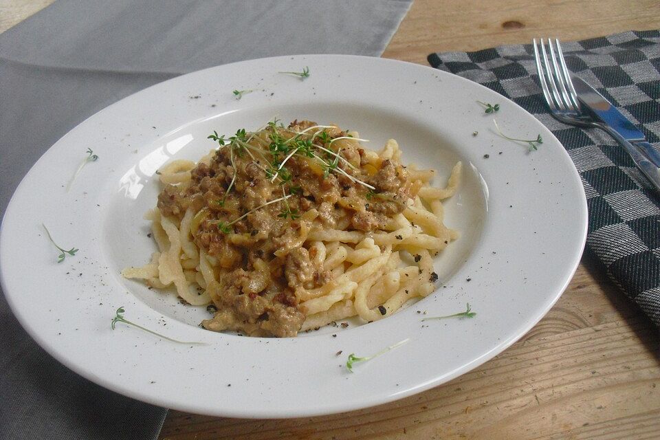 Zwiebel - Sahne - Gehacktes an Spätzle