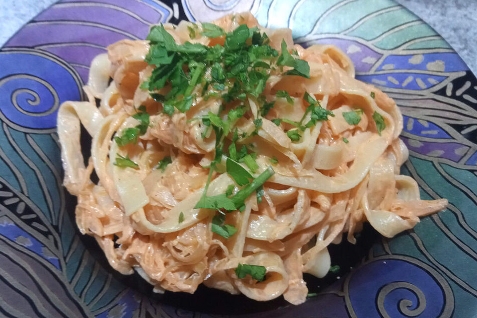 Bandnudeln mit Sauerkraut Bandnudeln mit Sauerkraut