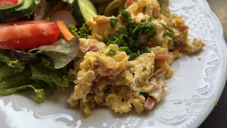 Beas Rührei mit Speck und frischen Kräutern von bellagiora