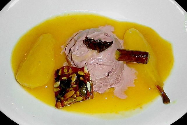 Birnenspalten mit Glühweineis und Körner - Krokant von neriZ.| Chefkoch