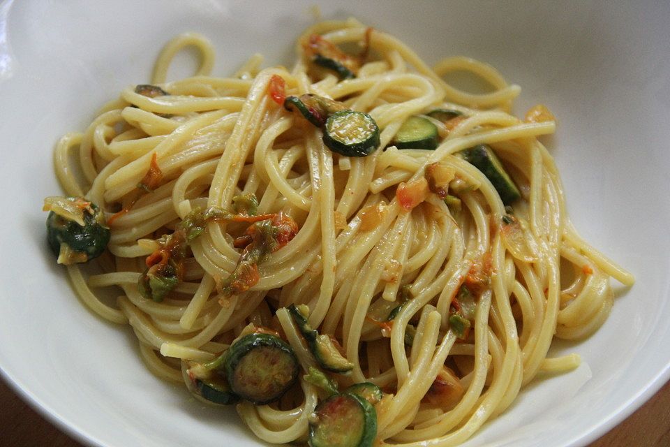 Linguine ai fiori di zucca