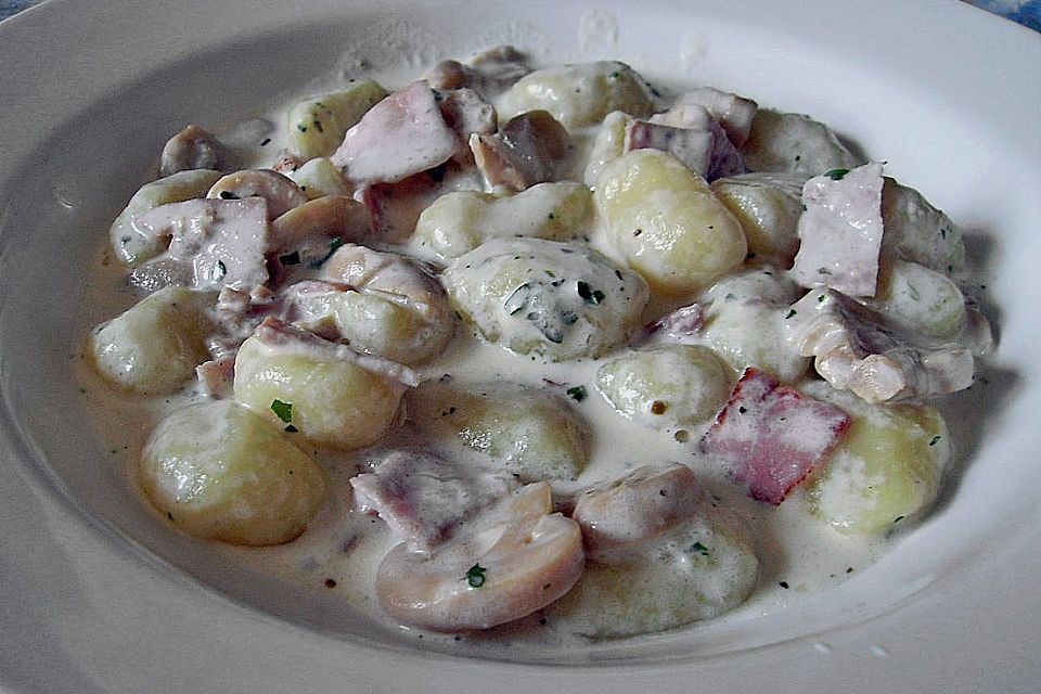 Gnocchi mit Käse - Sahne - Sauce