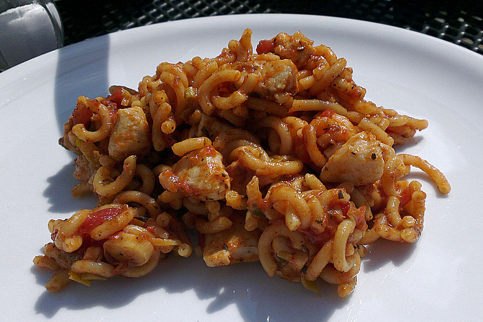 Naomis provenzalische Hähnchenpfanne mit Nudeln