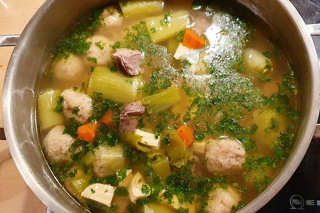 Omas Rindfleischsuppe von äüöp| Chefkoch