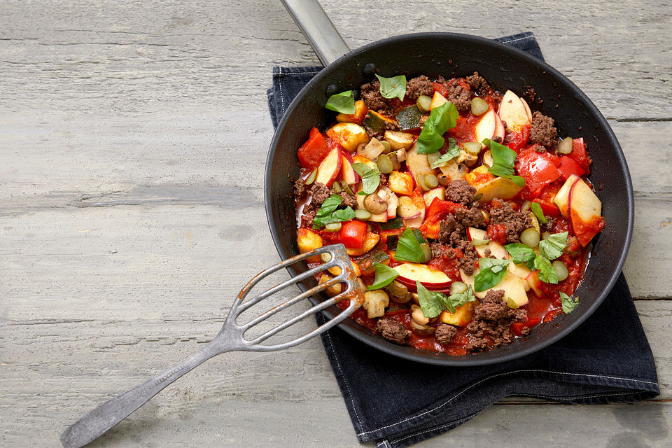 Herzhafte Gemüse - Hackfleisch - Pfanne 'Ratatouille'