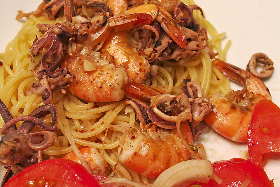 Spaghetti mit Shrimps und Weißwein