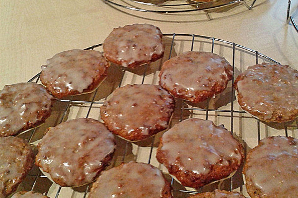 Lebkuchen aus Milchbrötchen