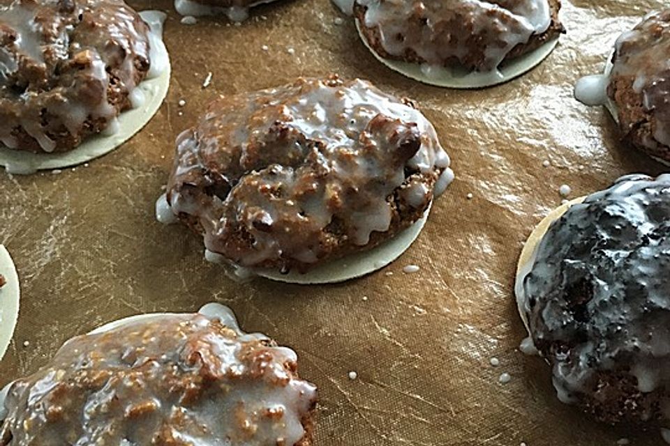 Lebkuchen aus Milchbrötchen