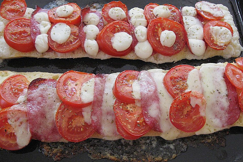 Pizzabrot mit Mozzarella Pizzabrot mit Mozzarella