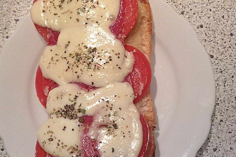 Pizzabrot mit Mozzarella Pizzabrot mit Mozzarella