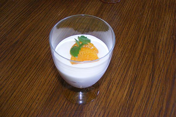 Sahnige Joghurtspeise von anfieta | Chefkoch