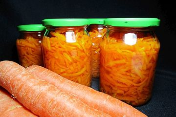 Eingemachter Karottensalat