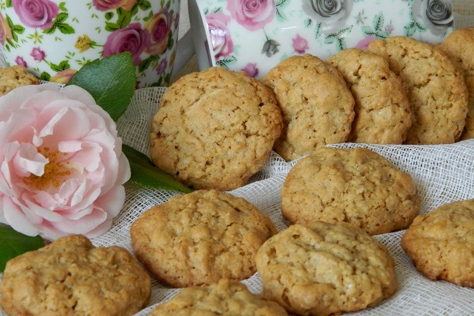 Haferflockenkekse mit Erdnüssen