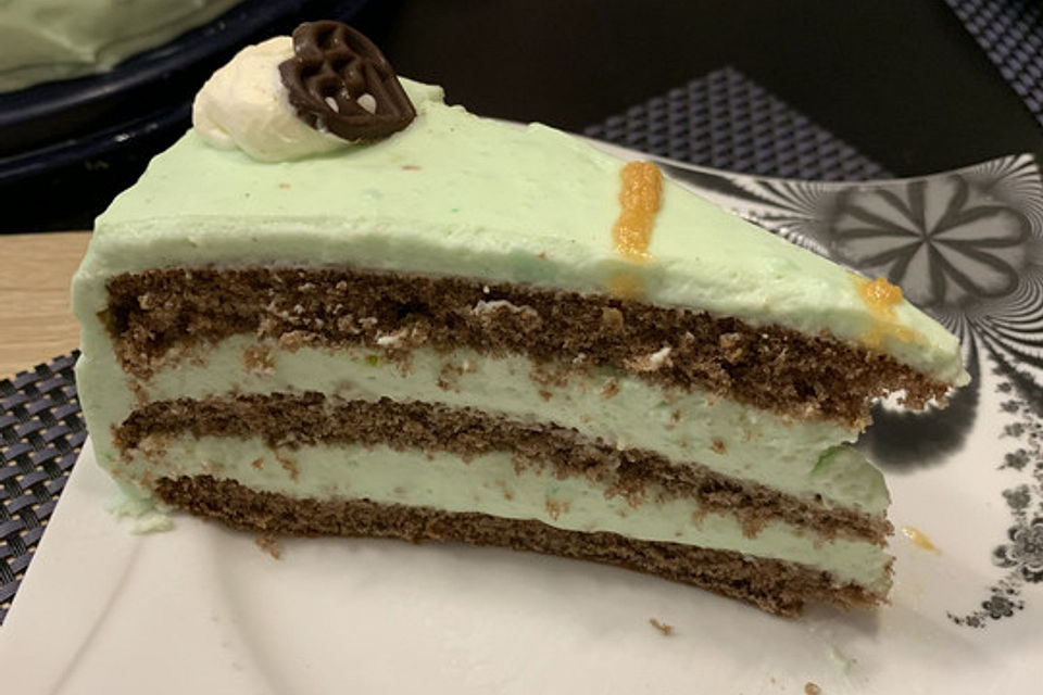 Waldmeistertorte