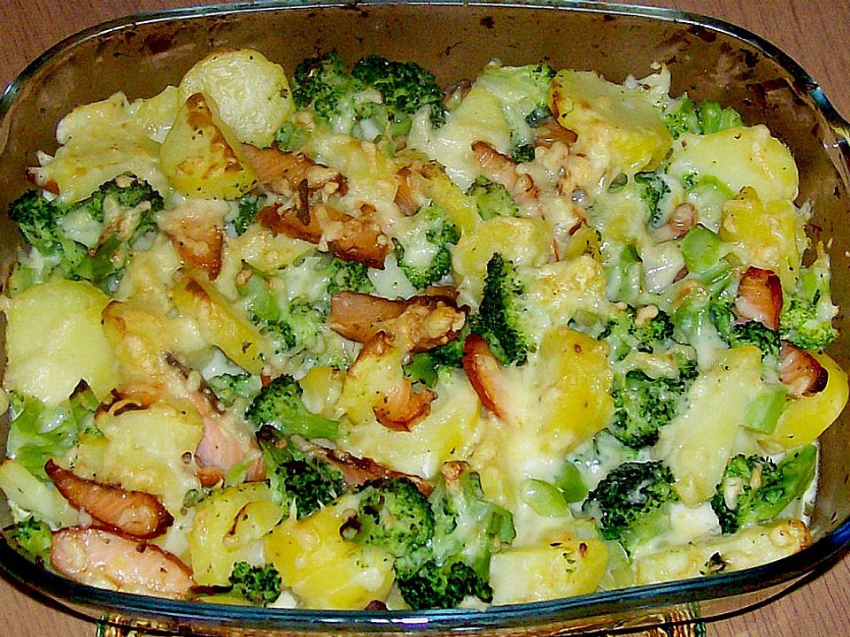 Brokkoli - Kartoffel - Gratin mit Räucherlachs - Kochen Gut | kochengut.de