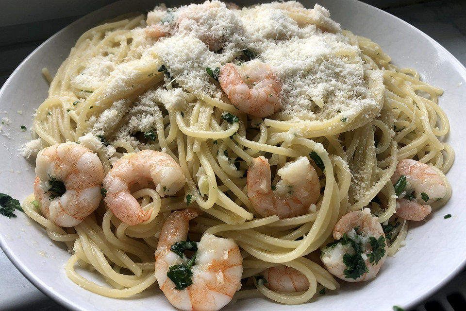 Spaghetti aglio e olio mit Knoblauchgarnelen