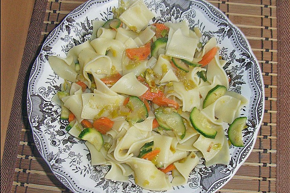 Farfalle mit Gemüse