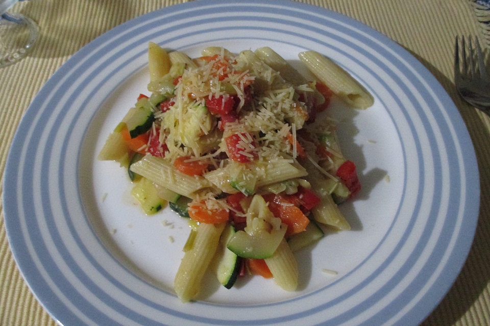 Farfalle mit Gemüse