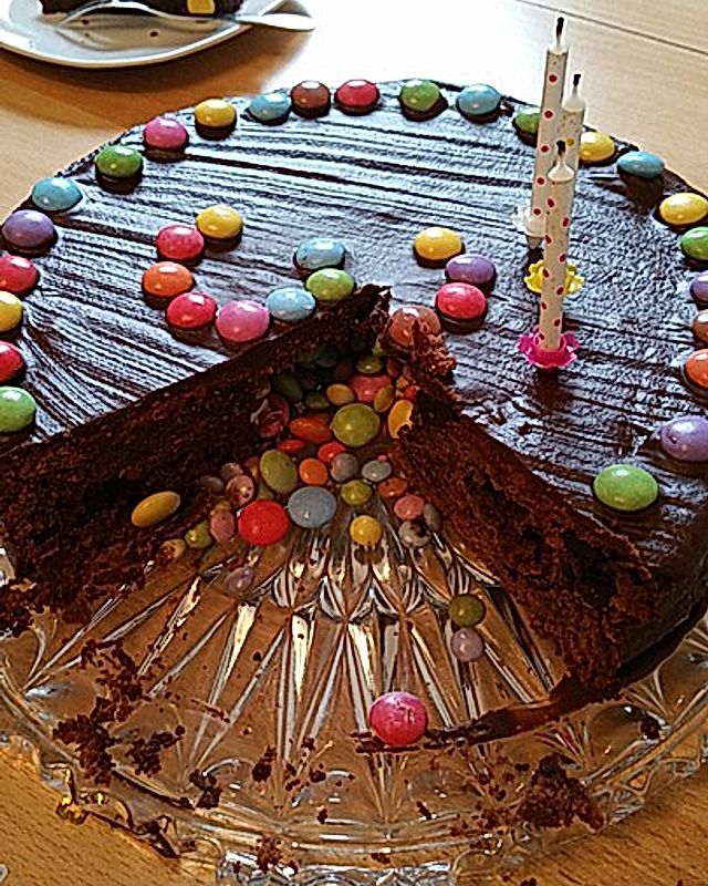 Schokoladigster Schokoladenkuchen mit extra großen Schokoladenstückchen
