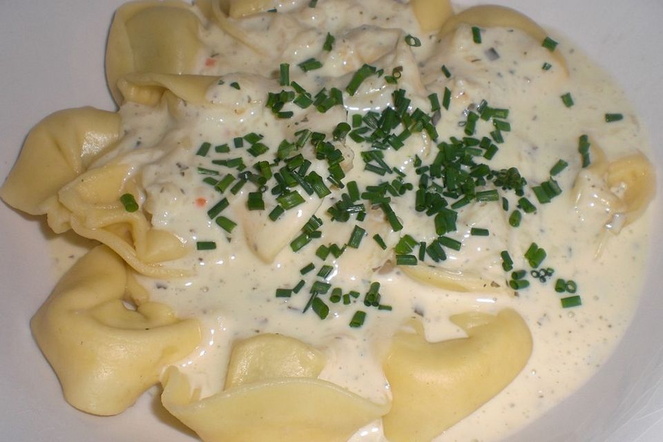 Spaghetti mit Knoblauch-Käsesauce