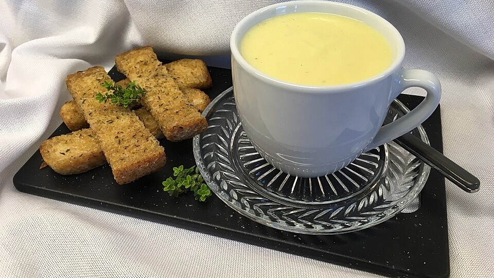 Schnelle und köstliche Pastinakensuppe von _Gala_| Chefkoch Schnelle und köstliche Pastinakensuppe von _Gala_| Chefkoch