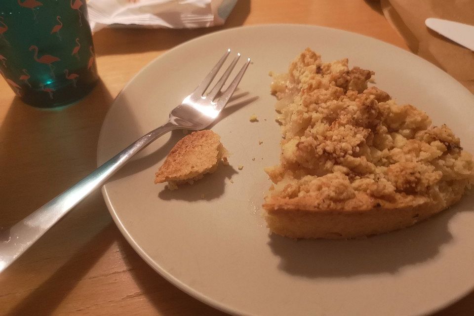 Veganer Apfelkuchen  mit Zimtstreuseln