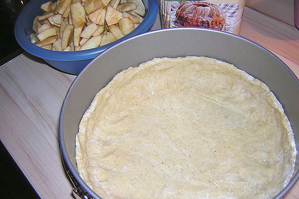 Veganer Apfelkuchen  mit Zimtstreuseln