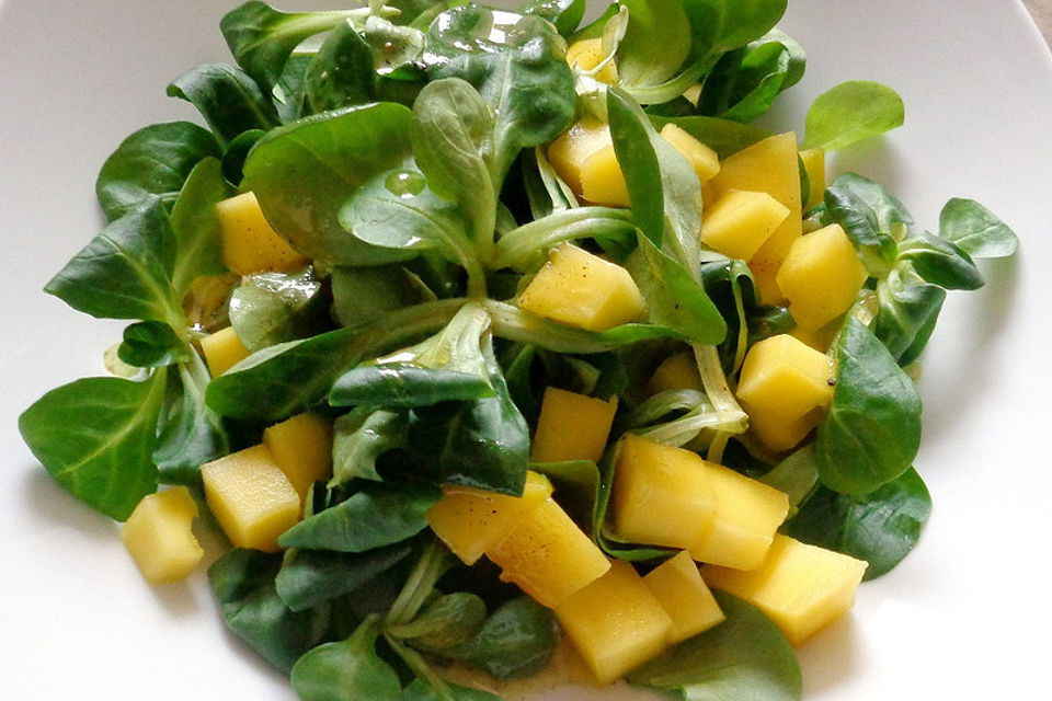 Feldsalat mit Mango