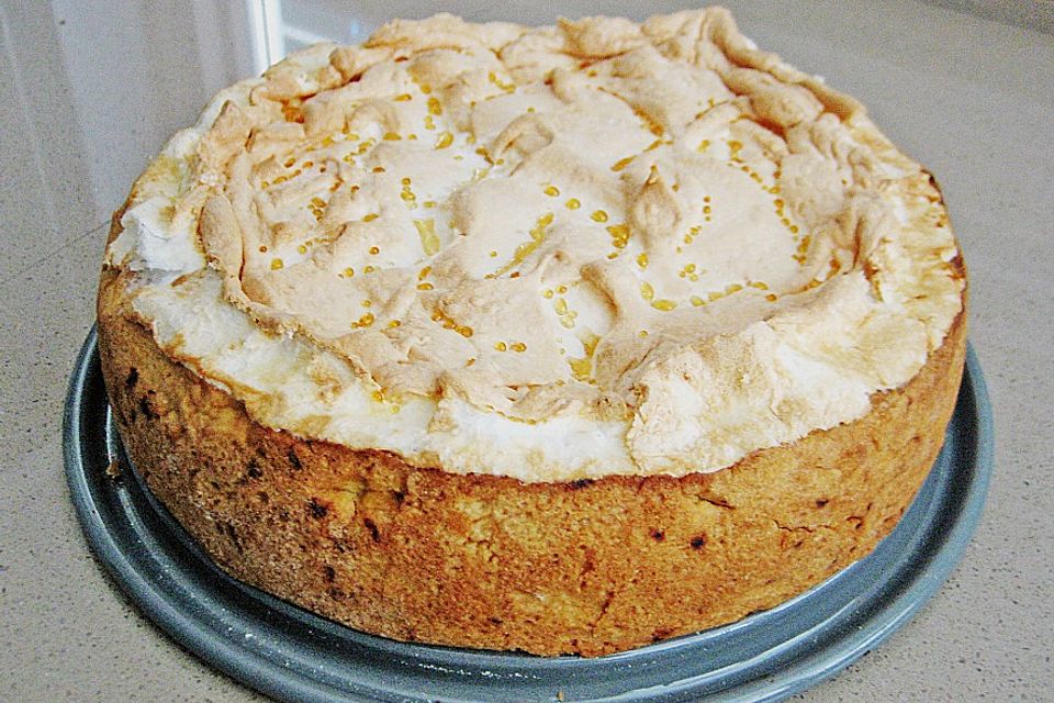 Apfelkompottkuchen mit Baiserhaube