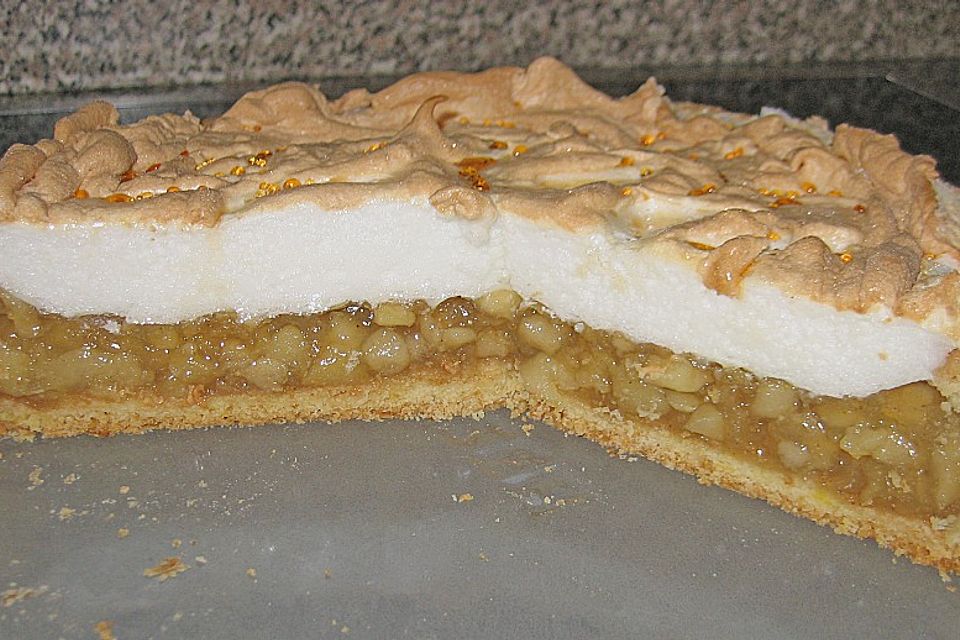 Apfelkompottkuchen mit Baiserhaube