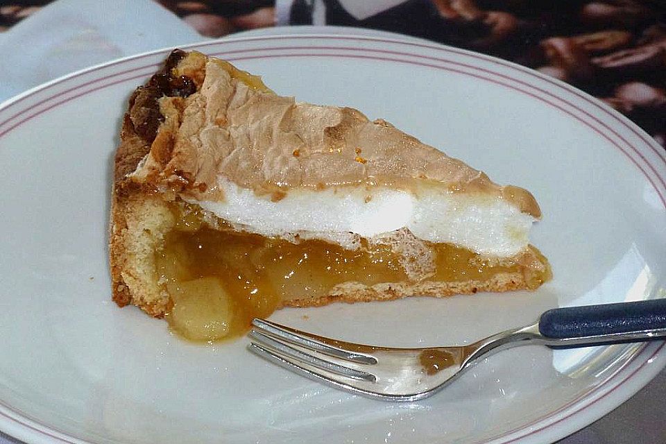 Apfelkompottkuchen mit Baiserhaube