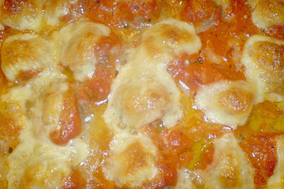 Hackbällchen mit Tomatensauce und Mozzarella