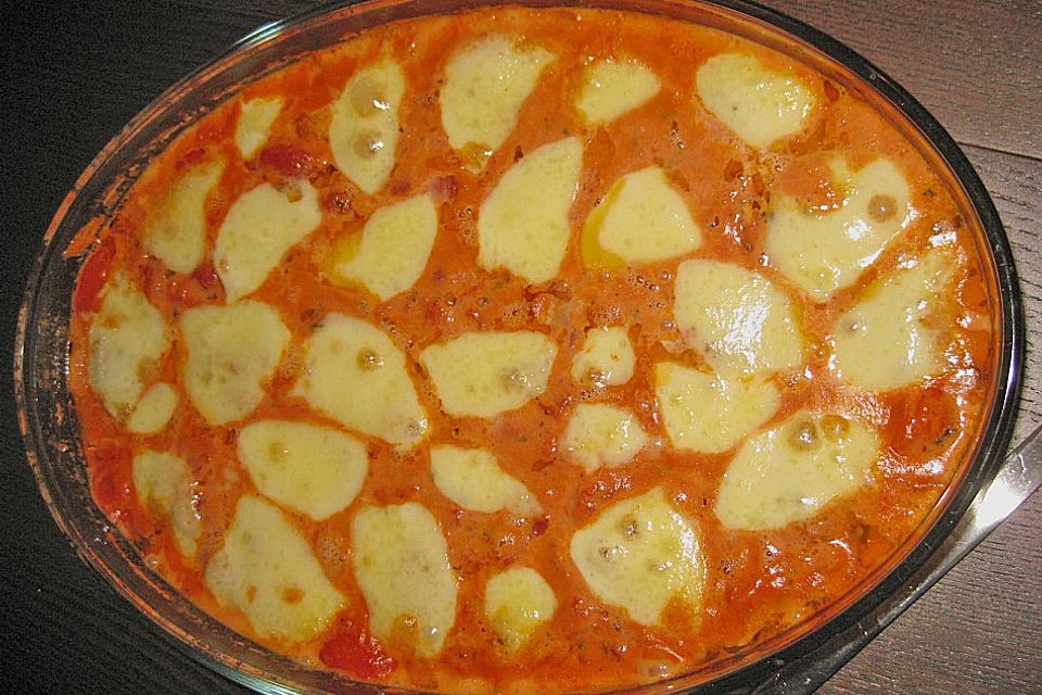 Hackbällchen mit Tomatensauce und Mozzarella