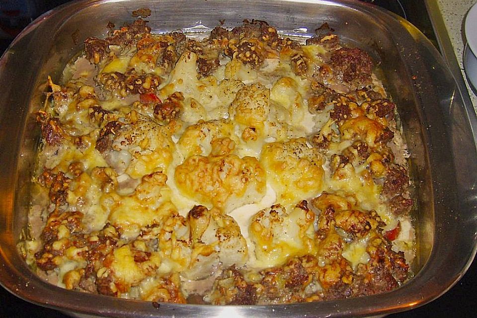 Hackbällchen mit Tomatensauce und Mozzarella