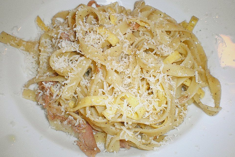 Pasta al burro e prosciutto