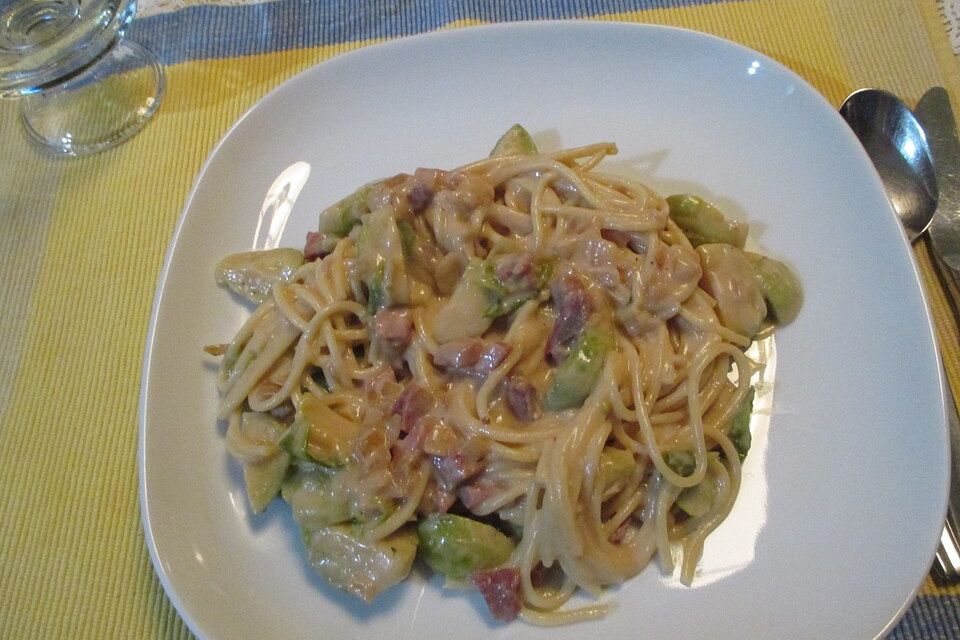 Spaghetti mit leichter Käsesauce