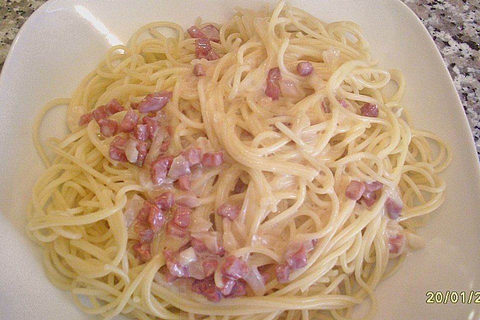 Spaghetti mit leichter Käsesauce