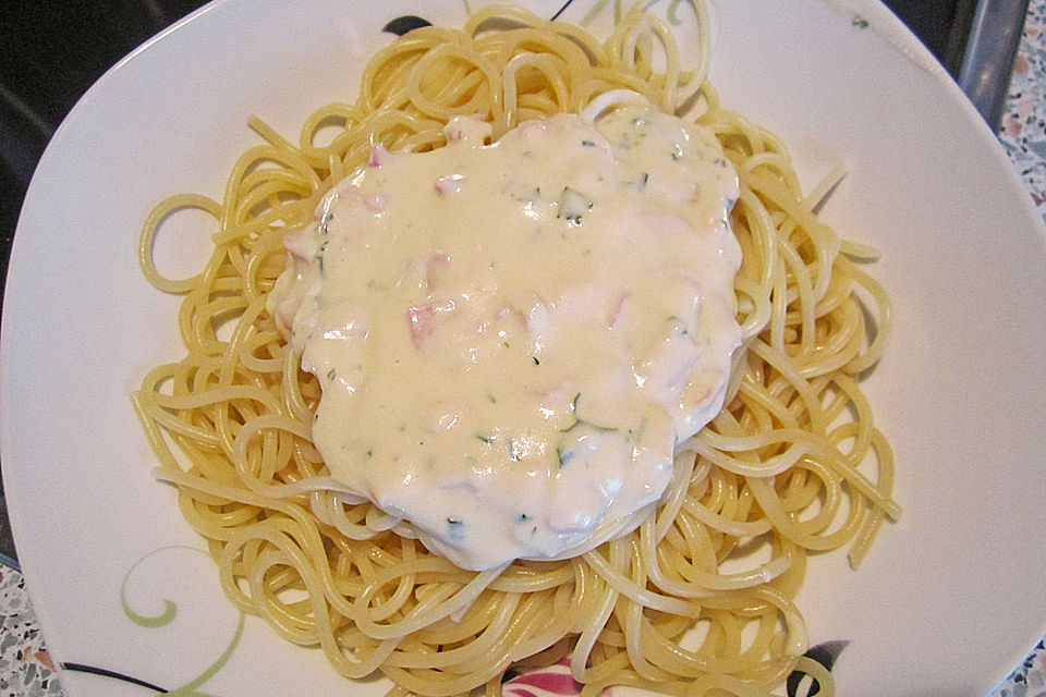 Spaghetti mit leichter Käsesauce